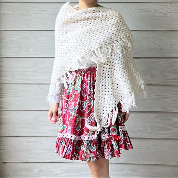 Handmade Crochet Shawl Wraps in White.--DA5 - Picture 9 of 12